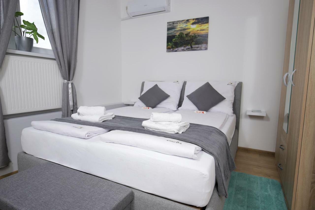 San Lux Dunavska Novi Sad Luaran gambar